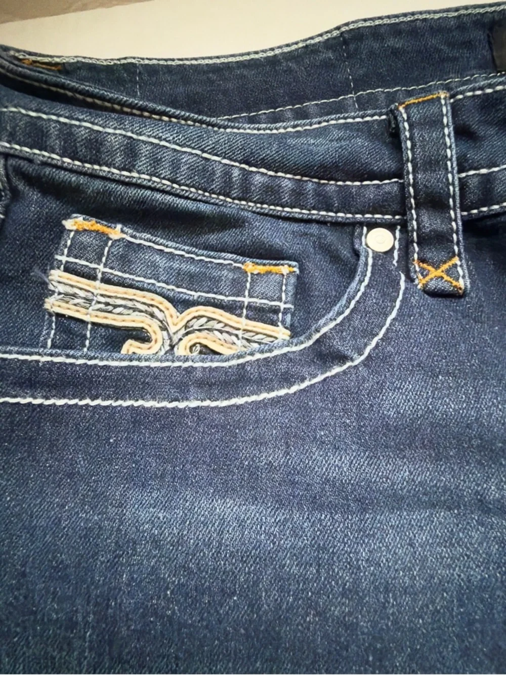 Outcast Outfitters women's Blue Jeans Embroidered Fleur De Lis Cross Pockets